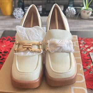 JustFab Cream Loafers with Gold Chain